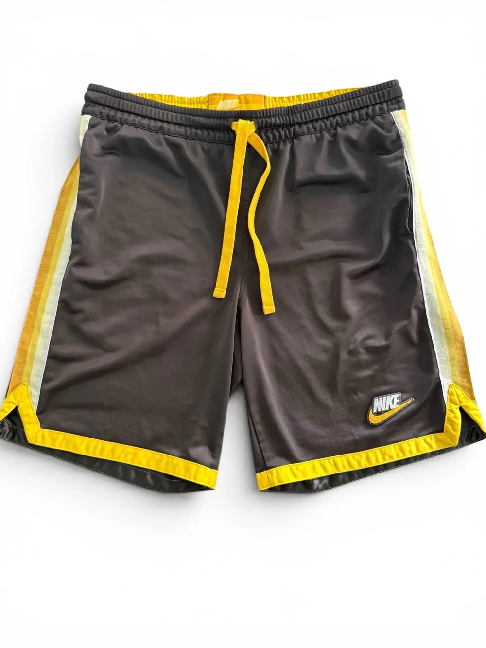 Nike Vintage 90s Challenge Court Series Athletic Basketball Shorts